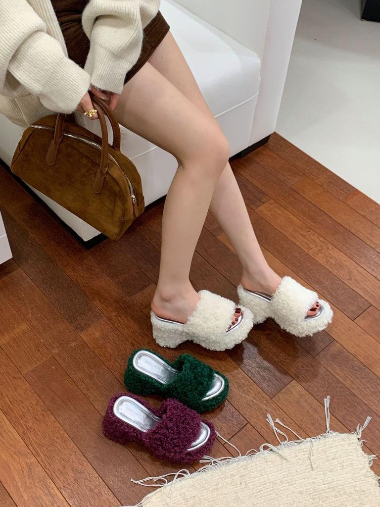 Sheep Curly Wool Slippers Women's Outer Wear 2025 New Autumn and Winter Feeling Thick Bottom Heightening Small Slope Heel One-word Drag