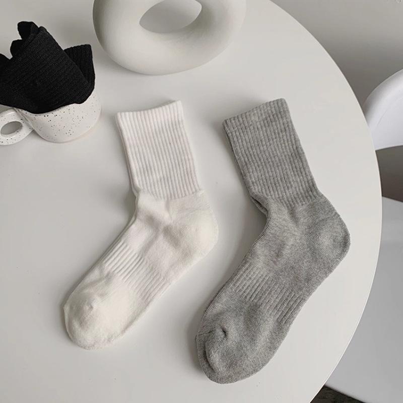 Women's Mid-Calf Pure Cotton Sports Socks: Antibacterial, Anti-Odor, Non-Slip, High-Elastic Waist-Shaping, Versatile Comfort.