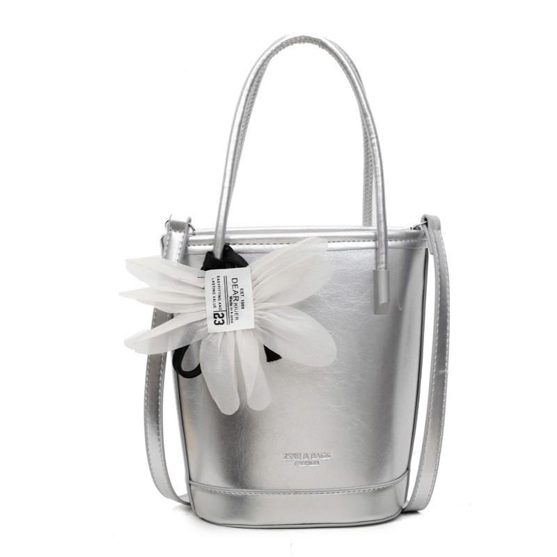 

High-face-looking New Niche Cross-body Bag Korean Ins Portable Bucket Design Casual Popular Commuter срібний