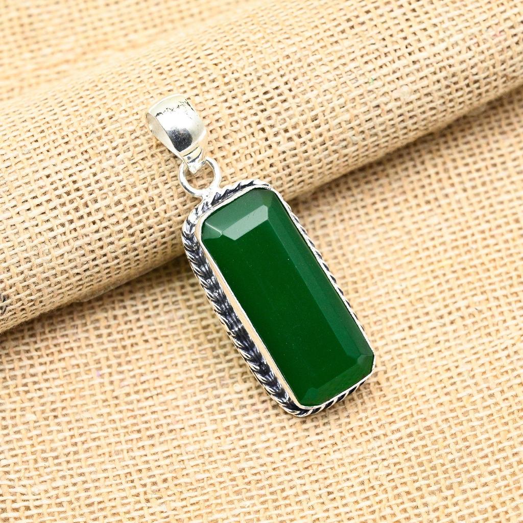Green Onyx Gemstone Handmade 925 Sterling Silver Beauteous Jewelry Pendant For Women