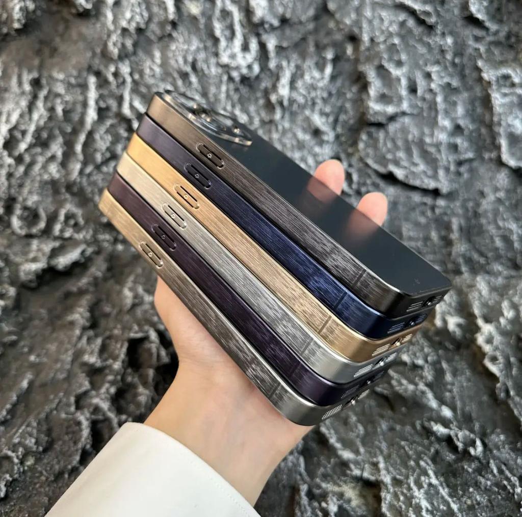 The New Titanium Metal Texture iPhone17promax Mobile Phone Case Is Suitable for Apple 16 Matte 15 All-inclusive 14 Anti-drop.
