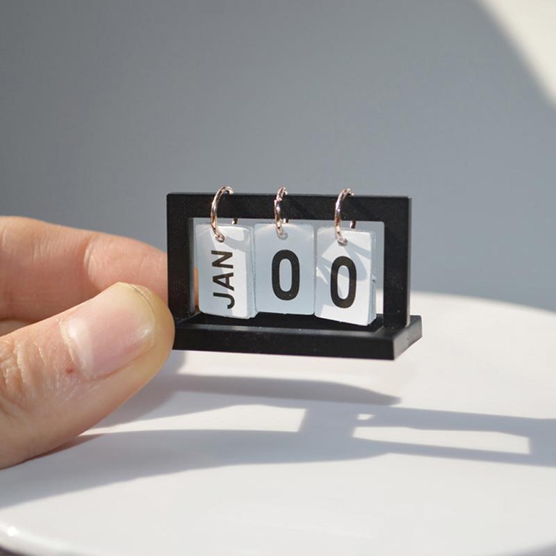 1:12 Miniaturní kalendář pro domeček pro panenky Stolní kalendář Dekorace modelu domu Hračka Doplňky pro domeček pro panenky