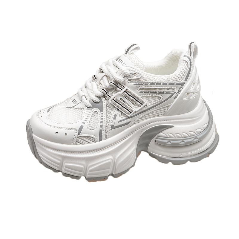 

Fashion Spring Women Casual Shoes New 2025 Breathable Mesh Vulcanized Sneakers Female Soft Leather High Heels Summer Sport Dad Shoes 8CM 34 белый