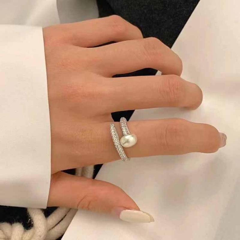 Pearl Nail Ring: Versatile Cold Style for Women – Perfect Index Finger Accessory & Best Friend Gift