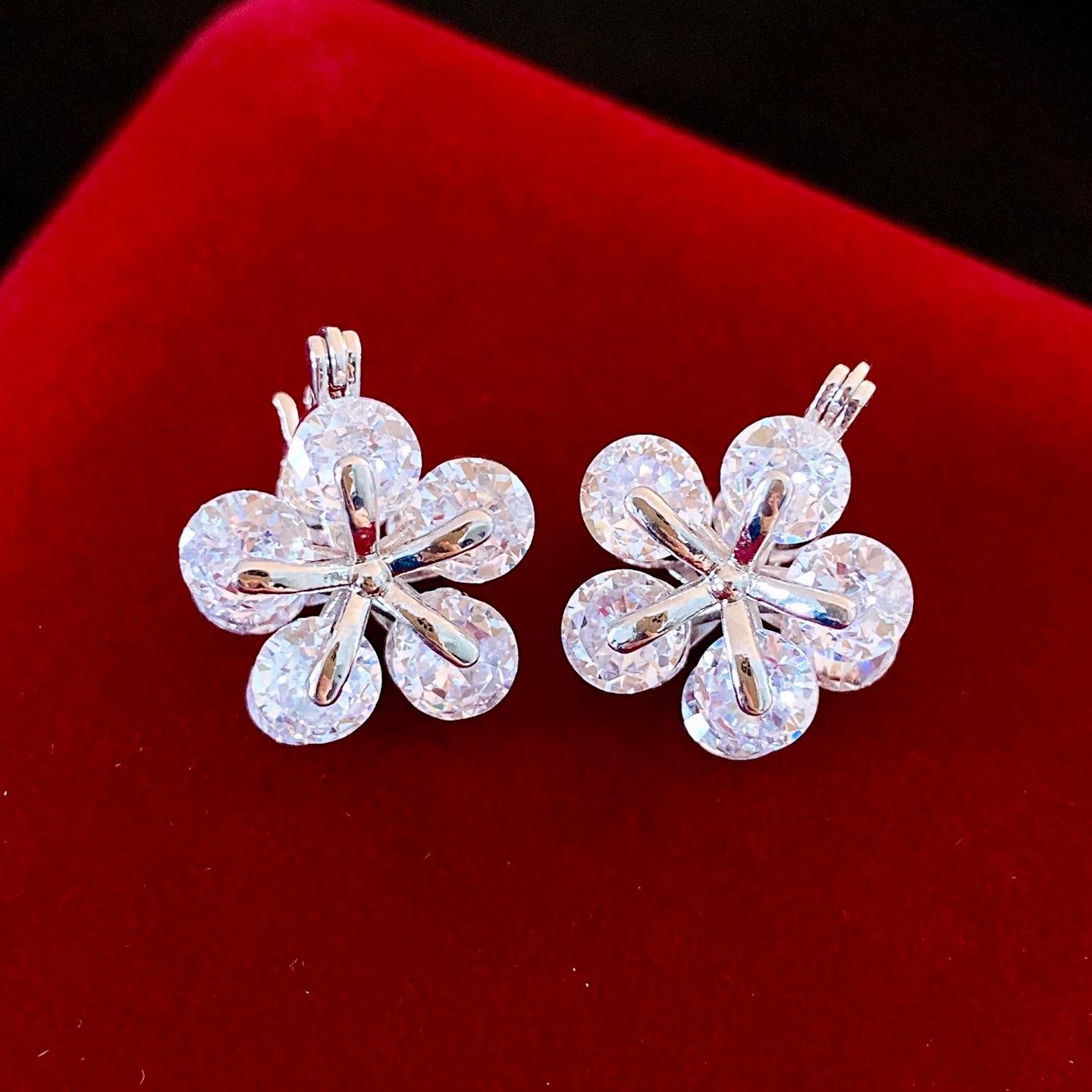 Korean sweet and delicate double-sided zircon flower earrings, ear buckles, simple and versatile earrings, women s