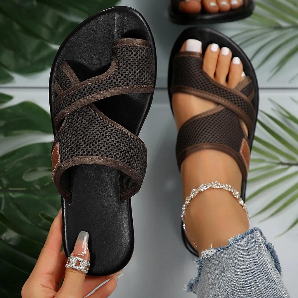 2025The New Ladies Flip-Flops for Leisure Holiday Beach Toe-Clip Plus Size Flat Slippers for Women Designer Shoes
