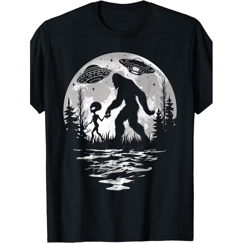 Alien Bigfoot Moon Sasquatch UFO Extraterrestrial Men Women T-Shirt