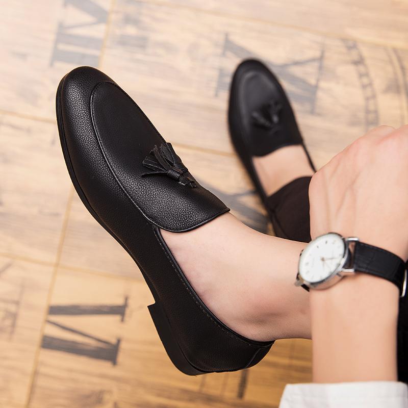 New Men Classic Loafers Men Casual Comfortable Fashionable Small Leather Shoes Italian Gentleman Social Shoes Men Sizes 37-44