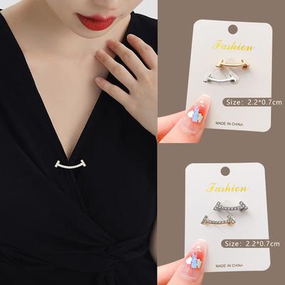 Personality Smiley Face Metal Brooch Anti Exposure V-neck Buckles Accessories Versatile Small Brooch Pin Coat Buttons Ornaments