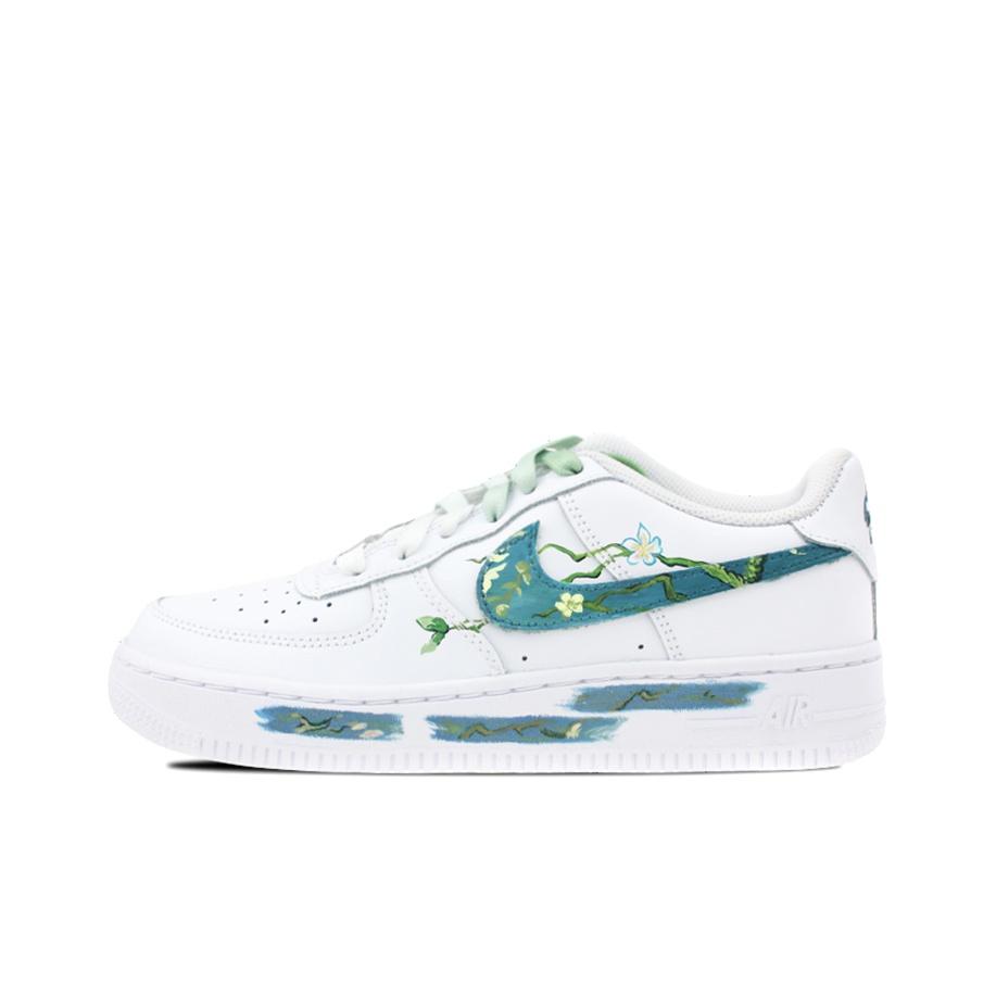 

Unisex Nike Air Force 1 Low Skate shoes