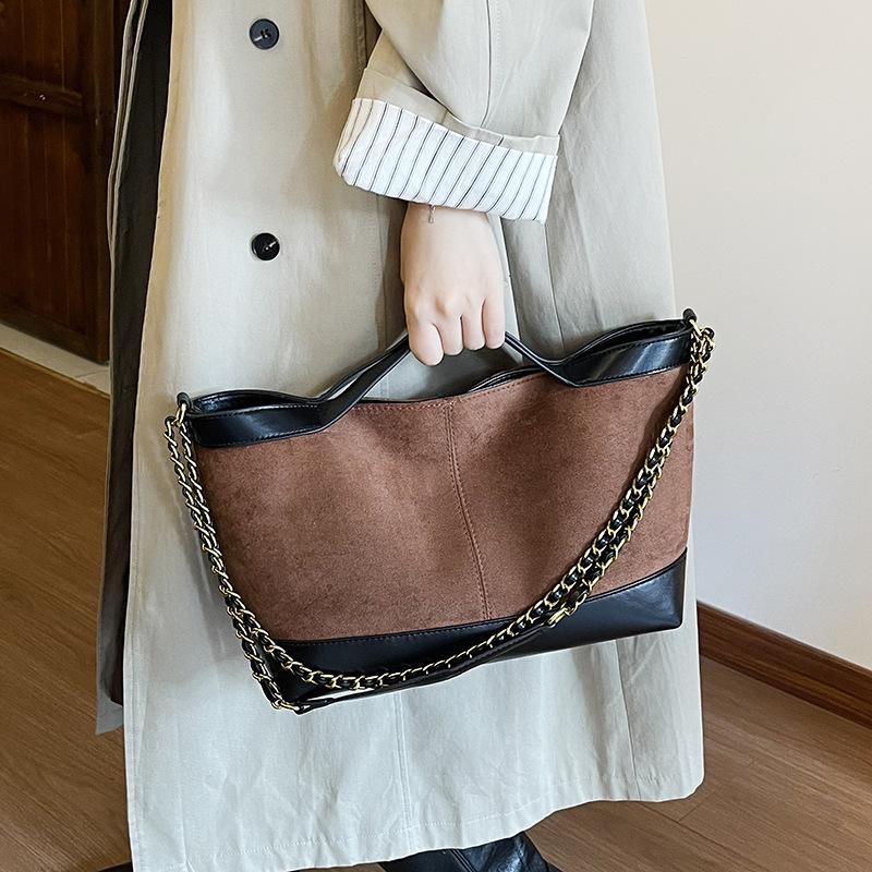 Premium commuter large-capacity bag women's 2025 new fashion chain shoulder bag go out to work tote bag