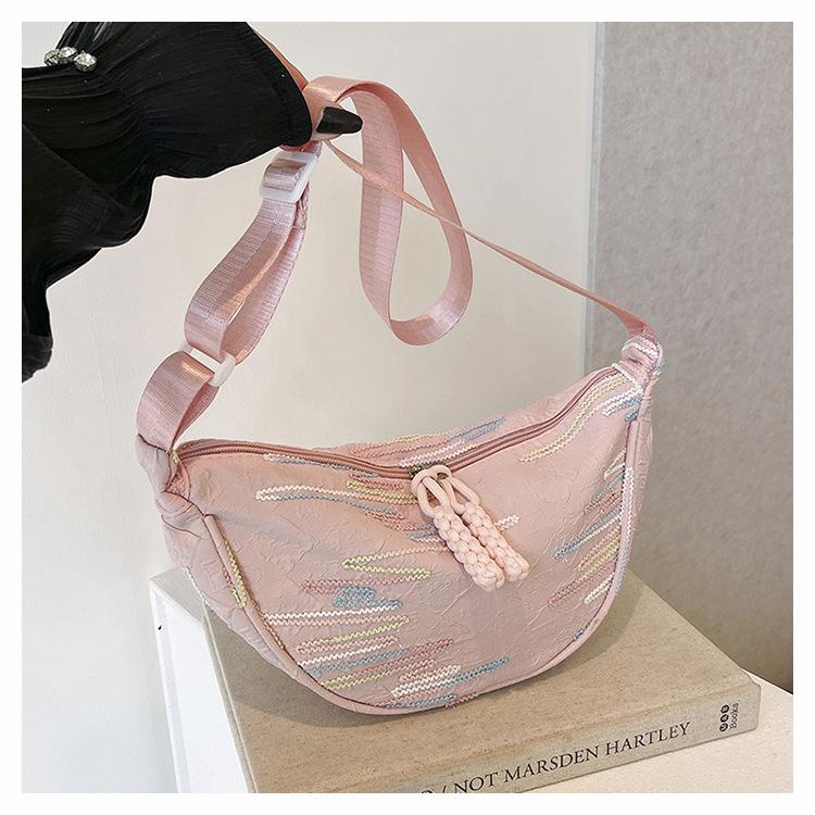 New Foreign Style Commuting Texture Nylon Cloth Dumpling Bag Simple Temperament Fashionable Shoulder Messenger Bag