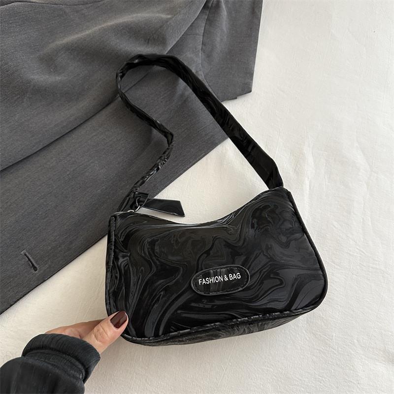 

Трендовая уличная сумка-кроссбоди в форме полумесяца для женщин в 2024 году Шикарная летняя мода чёрный