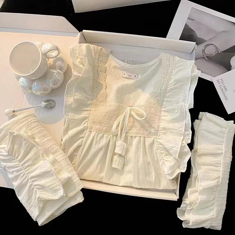 Damen Dreiteiliger Sommer Pyjama Set: Süße Jacquard-Kurzarm-Shorts & -Hosen aus Baumwollimitat, Homewear im Prinzessinnen-Stil.