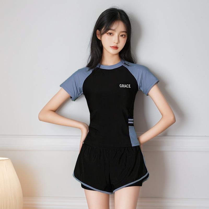 "Set costume da bagno conservatore stile coreano da donna": "Completo Due Pezzi Boxer Manica Corta, Amico degli Studenti"