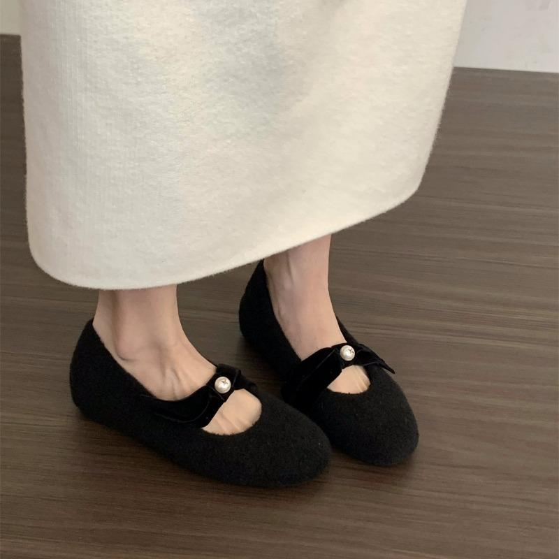 New Style Interior Height Increasing Gentle Evening Shoes Gray Shoes for Women 2026 Autumn Winter Velvet Mary Jane Hairy Shoes