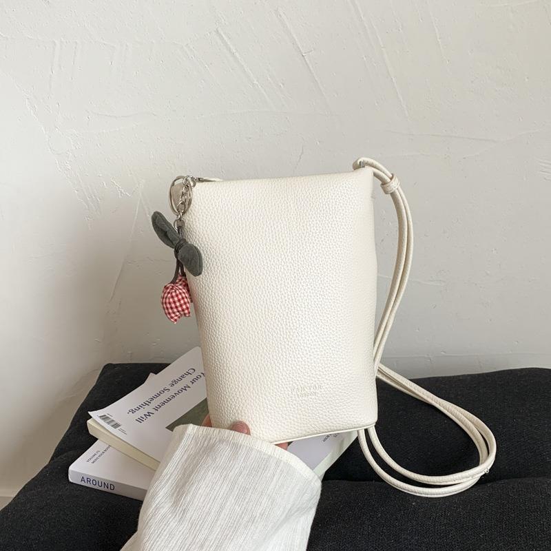 Popular small bag women's summer new simple and versatile messenger bag bucket mobile phone bag
