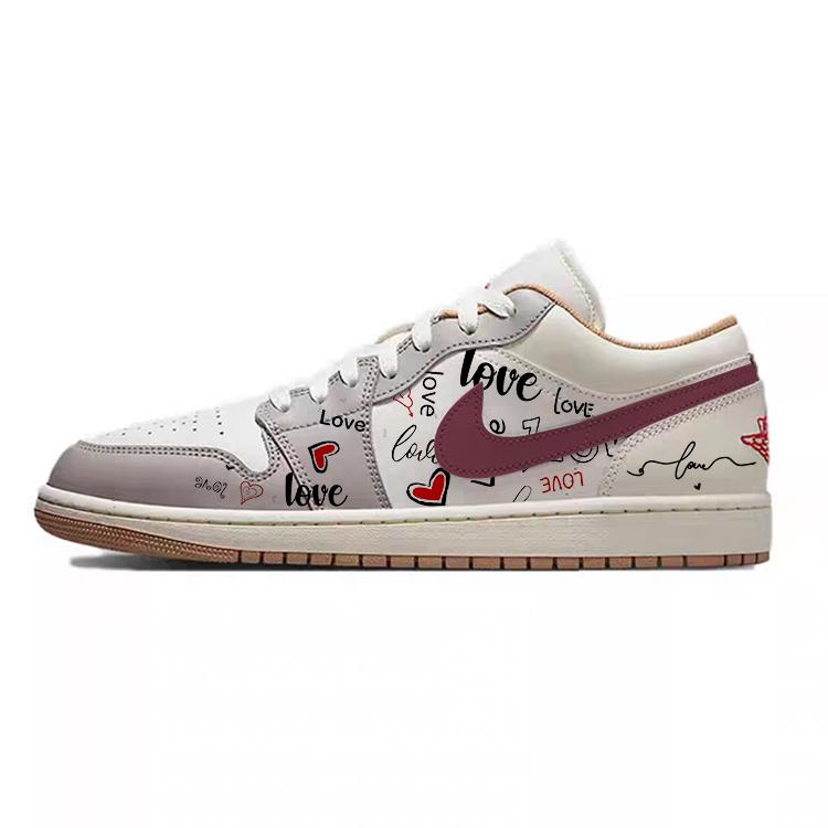 

Jordan Air Jordan 1 Abrasion Resistant Low top Vintage Basketball Shoes Men s Red Brown 553558-169(Team181-) 44.5