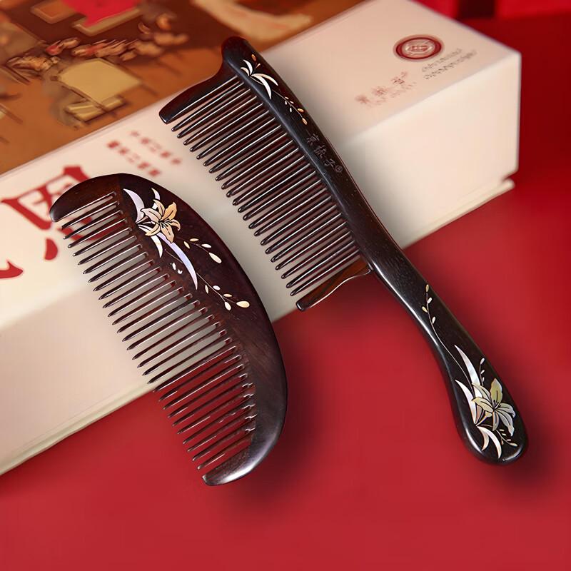 Подарочный набор из сандалового гребня