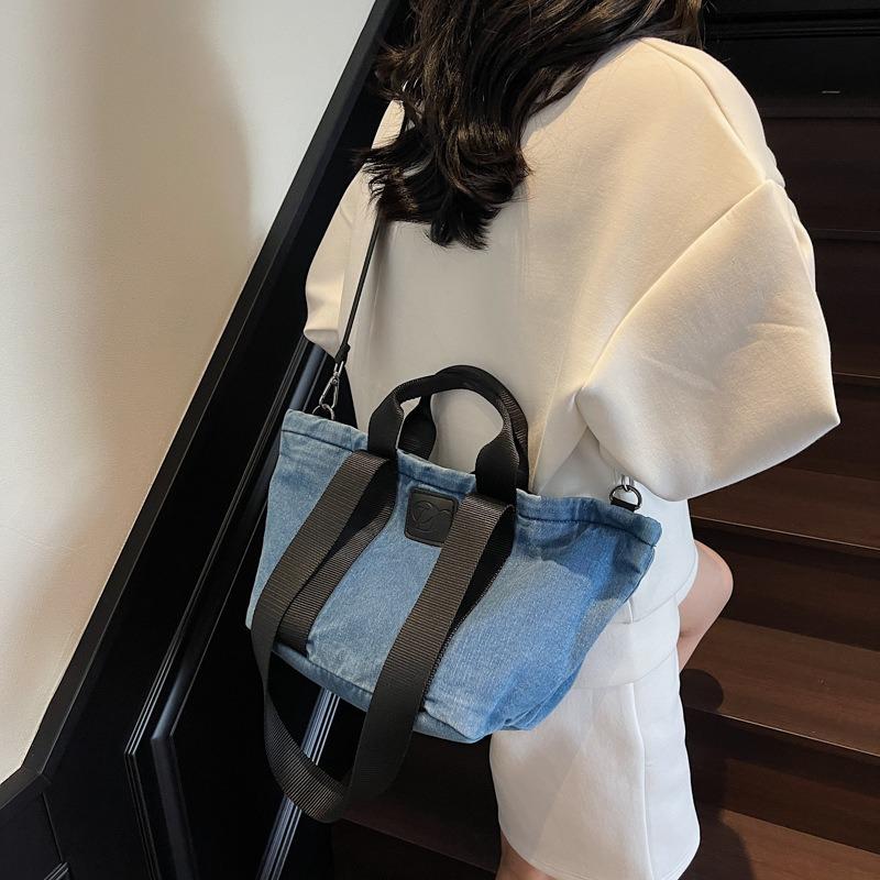 Large capacity denim bag women's new portable commuter shoulder messenger bag retro trendy tote bag