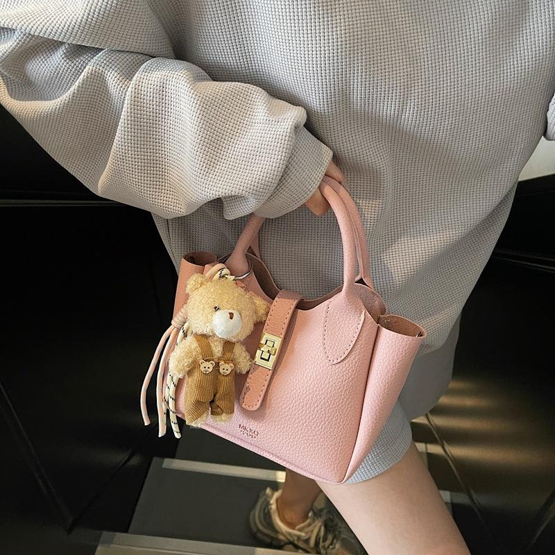 Xia Xiao Fresh Versatile Handbag Women's New Casual Bucket Bag Commuter Shoulder Messenger Bag