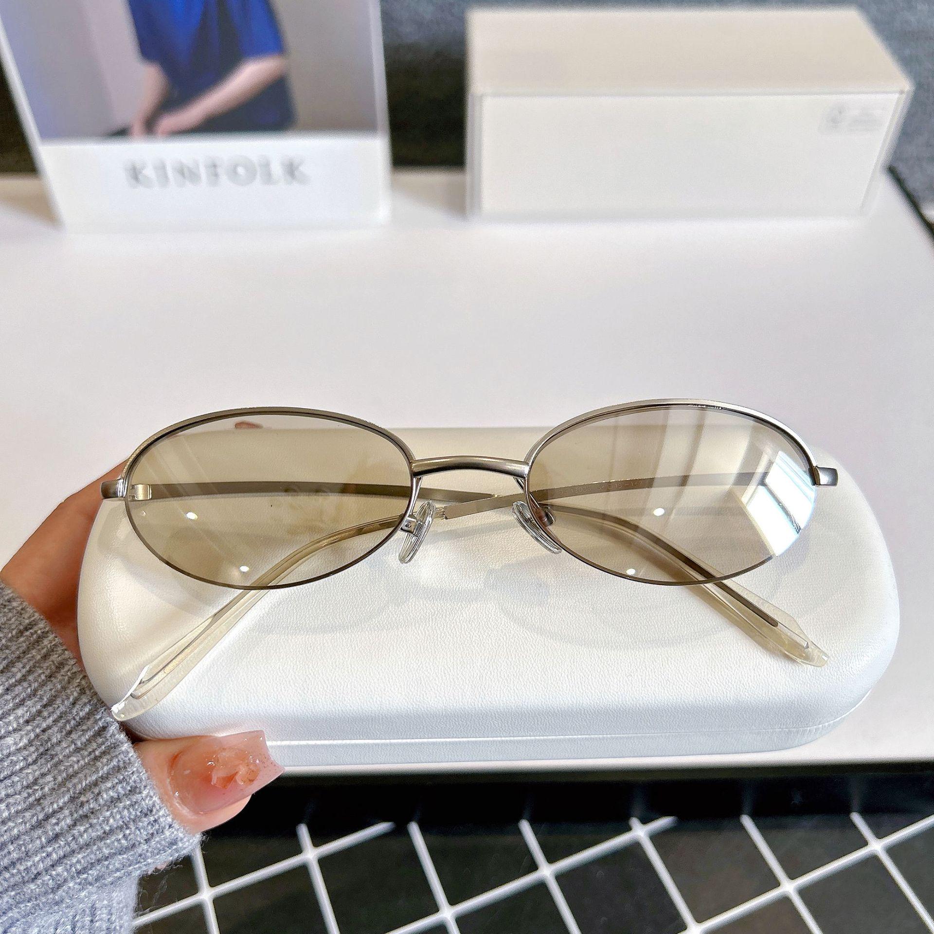 2026 Stylish Oval Half-Frame Metal Sunglasses for Men & Women, Compatible with Myopia Lenses