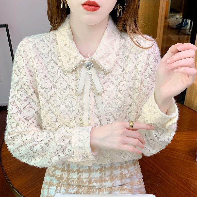 Bleiben Sie im Trend mit dieser stilvollen Spitzenbluse - Perfekt für einen anspruchsvollen Look