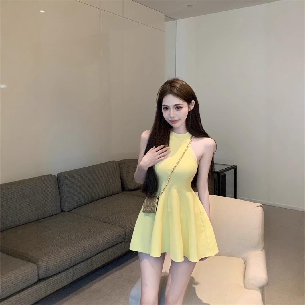 

Элегантное белое летнее платье без рукавов с халтером - Приталенный силуэт, юбка А-силуэта One Size (Recommended for up to 125 lbs) жёлтый