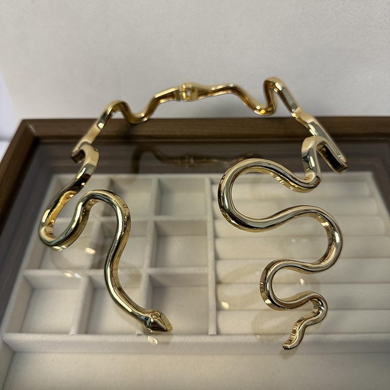Tooxika Fashion Personality Irregular Twisted Snake Open Collar Unique Temperament Spring Necklace For Women