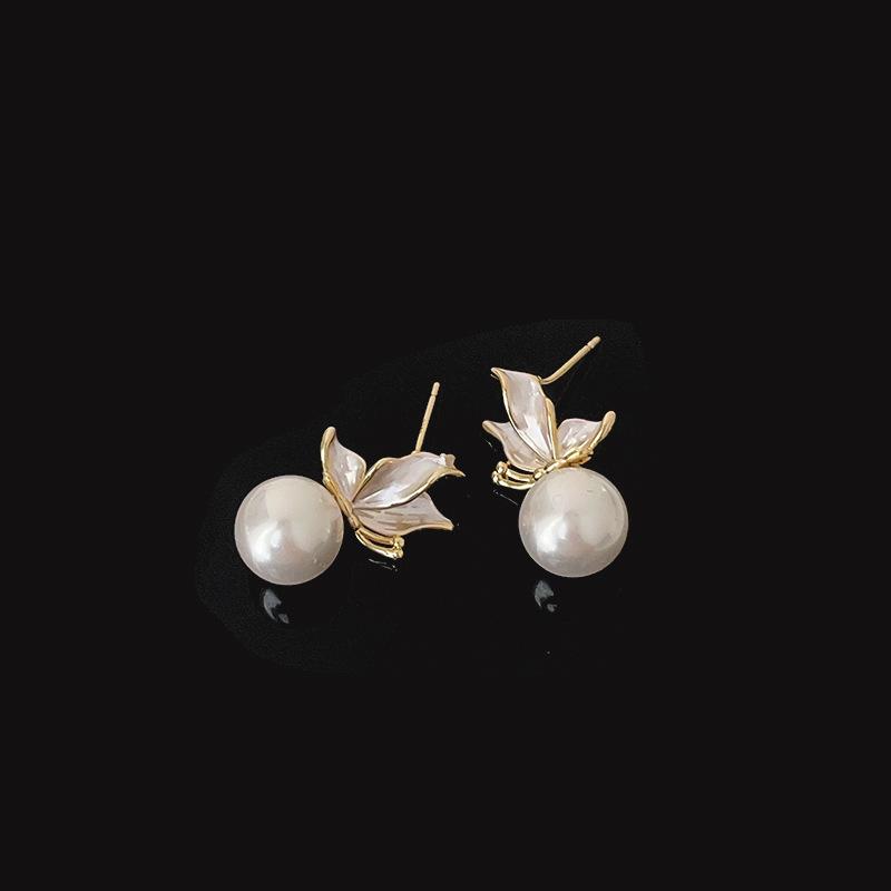French Retro Butterfly Pearl Stud Earrings Women'S Light Luxury Elegant Gentle Fashion Personality Versatile Earrings Earrings