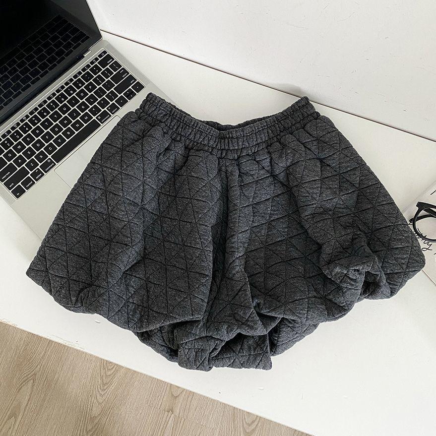 

Women s Hip-Hugging A-Line Diamond Quilted Lantern Pants: Winter-Ready, Elastic Waist, Wide-Leg, Short Style S 30-40 kg