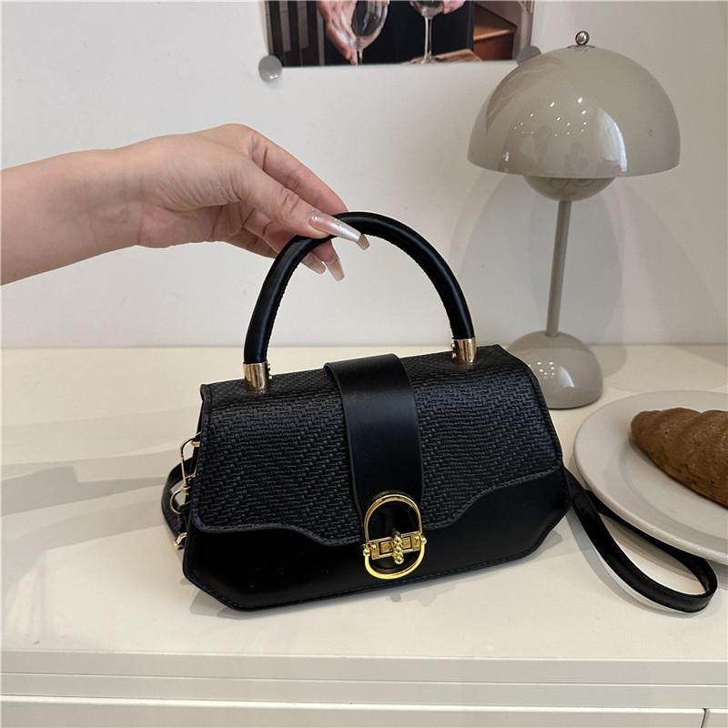 

Модная новая универсальная персонализированная женская сумка с цветовой гаммой для поездок на работу, с передовым дизайном, нишевым темпераментом, сумка-мессенджер чёрный