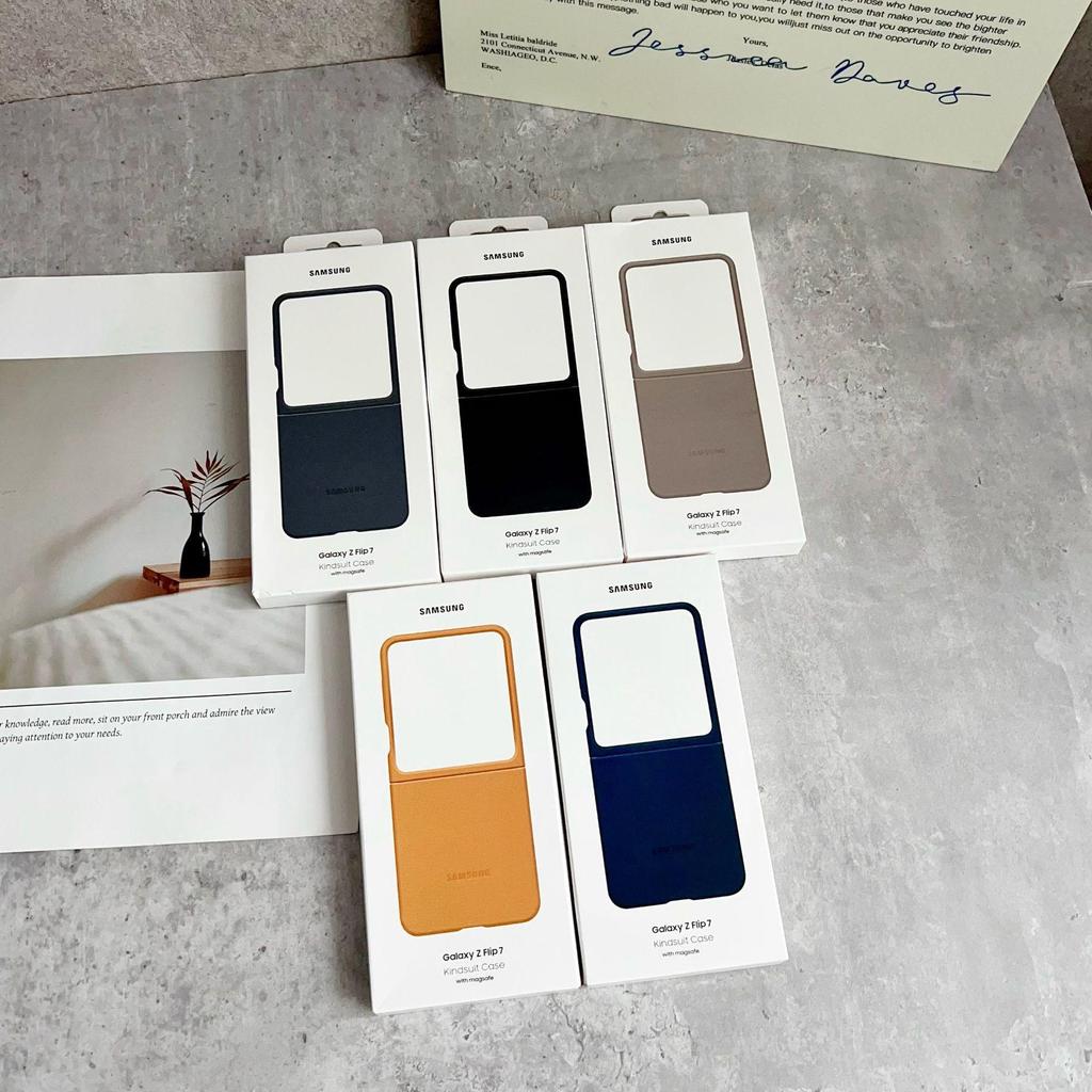 Samsung Z Flip7 Mágneses Bőr Telefon Tok - Teljes Fedés, Egyszínű Védő Hátlap.