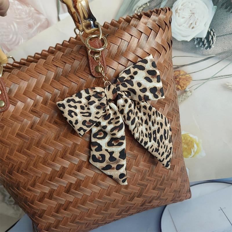 2Pcs Fashionable Bowknot Shaped Keychain With Metal Hardware Ideal For Gift Giving or Daily Use Item Carry Keyrings
