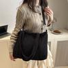 Corduroy Tote Bag Women's Large-capacity Commuter Underarm Shoulder Bag Versatile Casual Messenger Bag Fashion Handbag