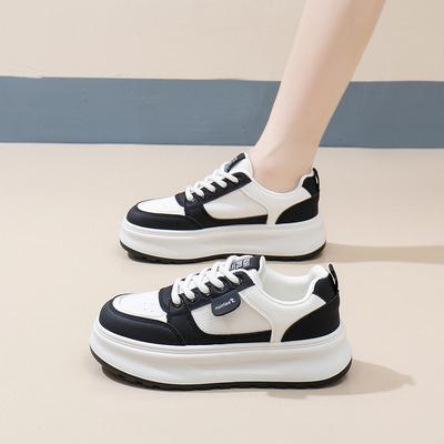 Petites chaussures blanches pour femmes 2024 automne nouveau polyvalent version coréenne ins plateforme pain sport et loisirs chaussures de skate filles XY789