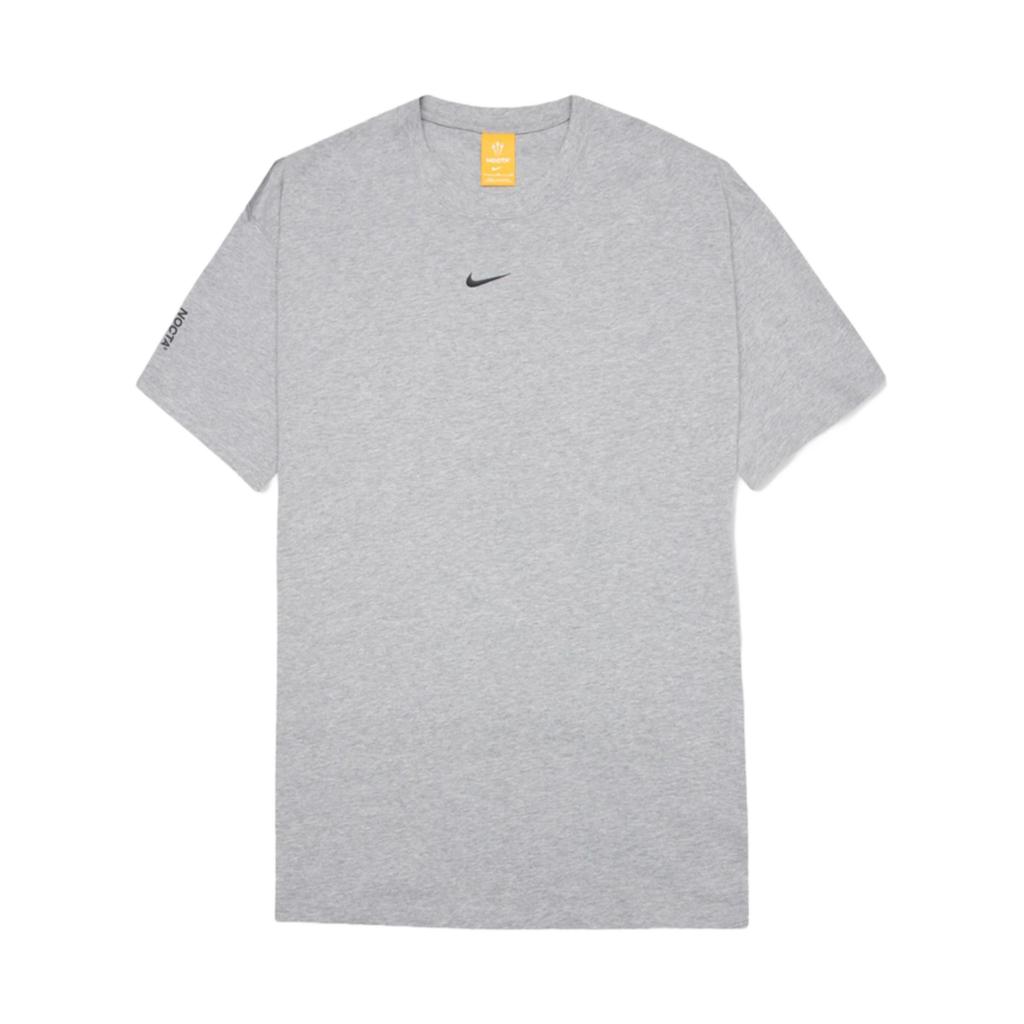 Nike NOCTA T-shirt z grafiką Szary Męskie Koszulki FN7663-063