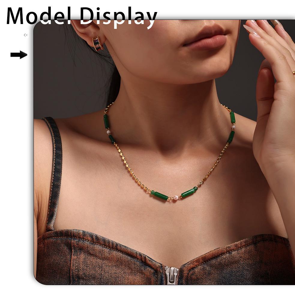 Collier Bambou Pierre Dongling Verte Qiong Yao: Chaîne de clavicule élégante et polyvalente en acier inoxydable pour femmes