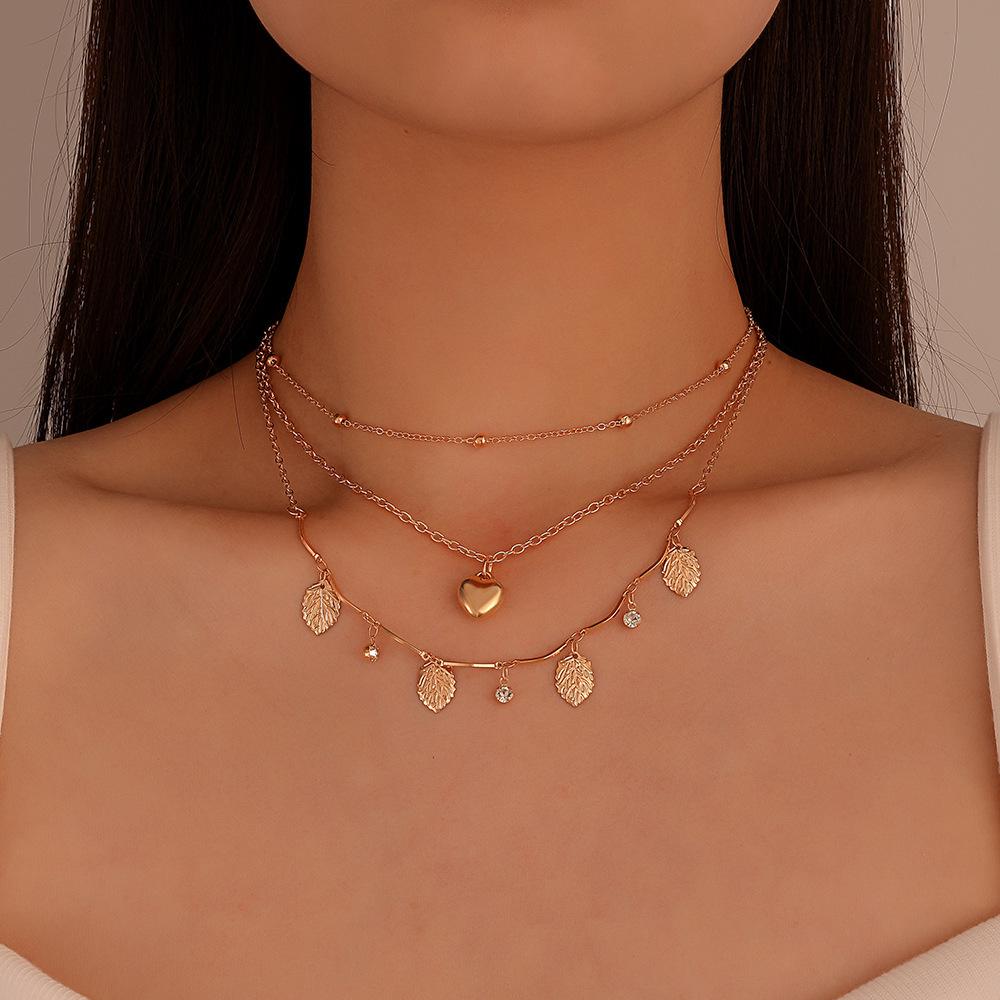 Golden Multi-layer Pearl & Portrait Pendant Necklace - Fashion Retro Clavicle Chain for Women