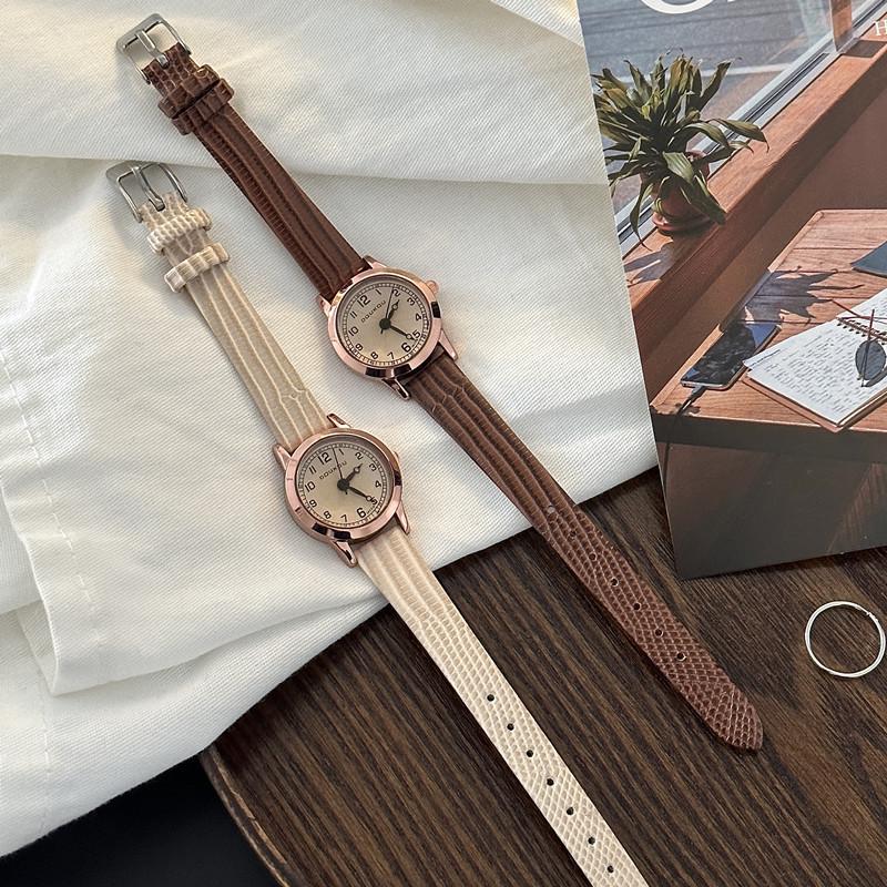 Women's Retro Leather Strap Quartz Watch: Simple, Stylish & Trendy
