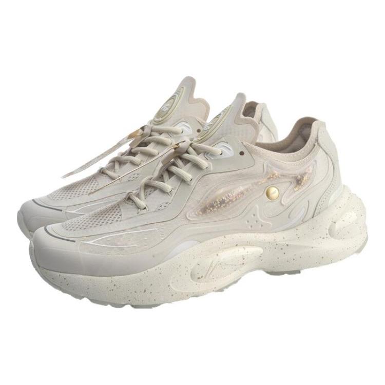 Li Ning V8 1.5 Fabric Slip Resistant, Abrasion Resistant, Lightweight Low top Running Shoes Women's White Gold ARHQ058-3