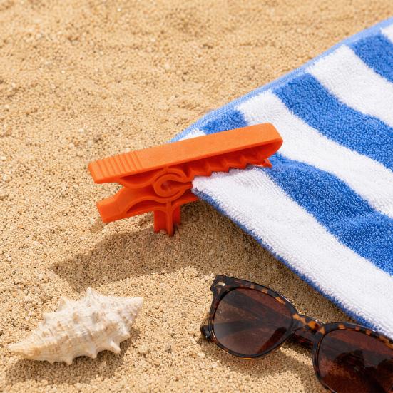 4Pcs Beach Towel Clips Windproof Towel Holders, Beach Towel Anchoring Stakes Clips, Outdoor Mat Anchors Stakes Clamps, Plastic Picnic Blanket Holders