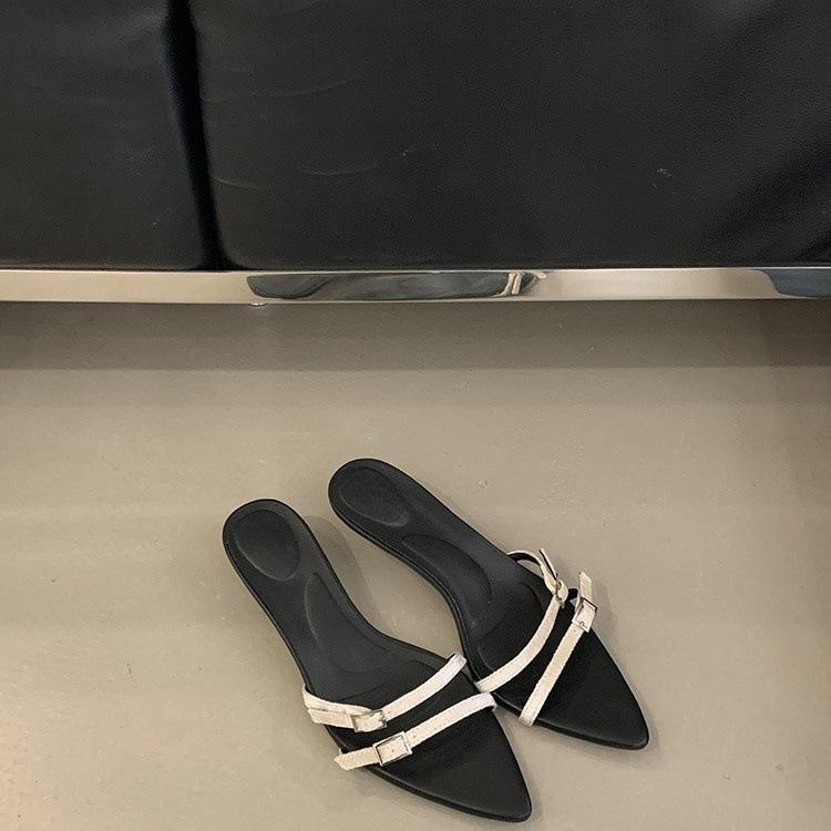 Weicher Boden dünner Riemen spitze Zehenpartie dünner Absatz mittlerer Absatz Pantoletten niedriger Absatz Sommer vielseitig Ein-Wort-Slipper High Heel Sandalen Damen Trend