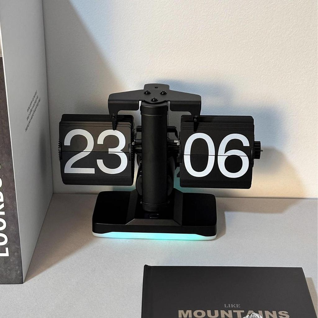 MiaoKe Retro Automatic Walnut Flip Clock: Simple Desktop Decor