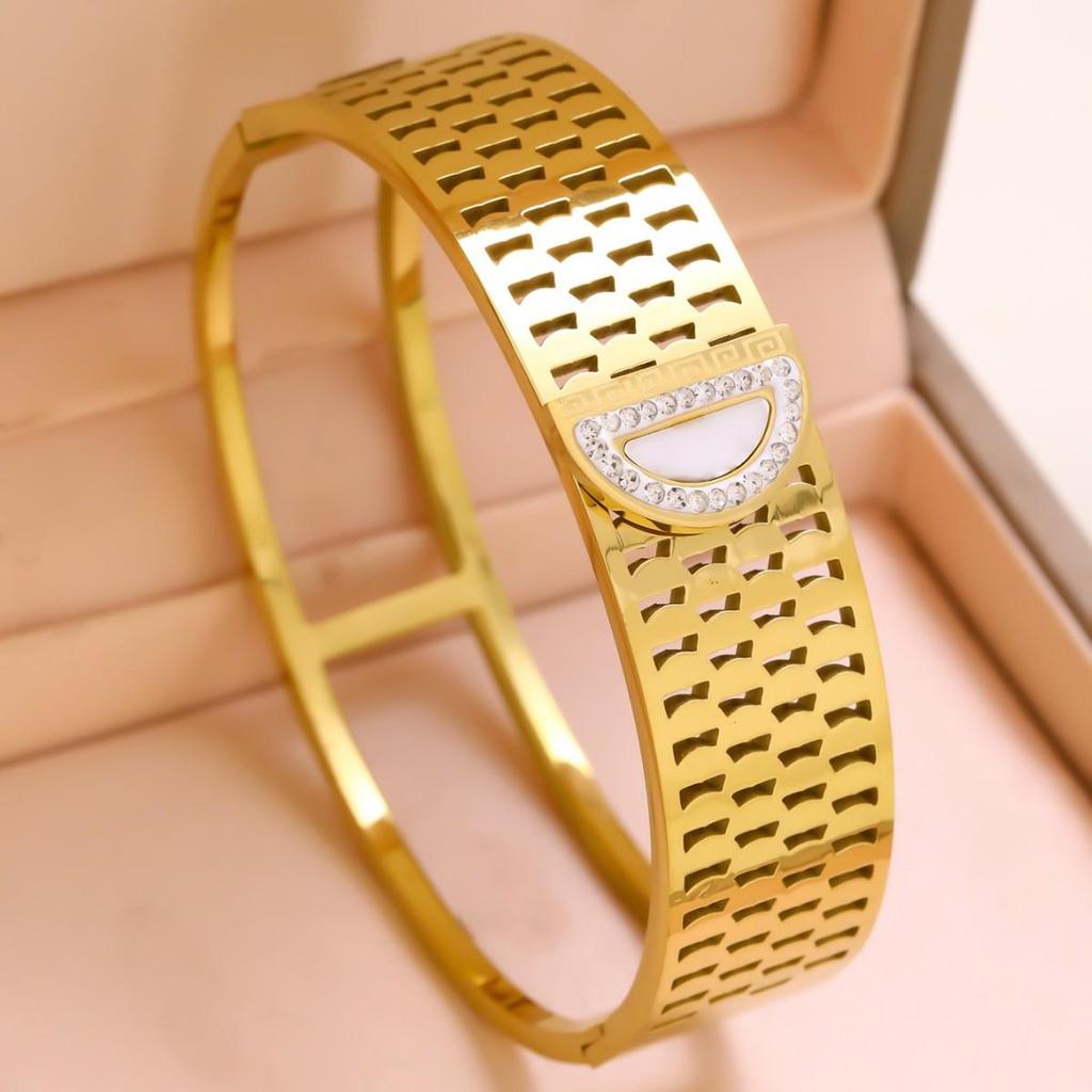 Europäischer & Amerikanischer Mode-Star Zirkon Armband: 18K Titanstahl, Nicht verblassend, Elegantes Design