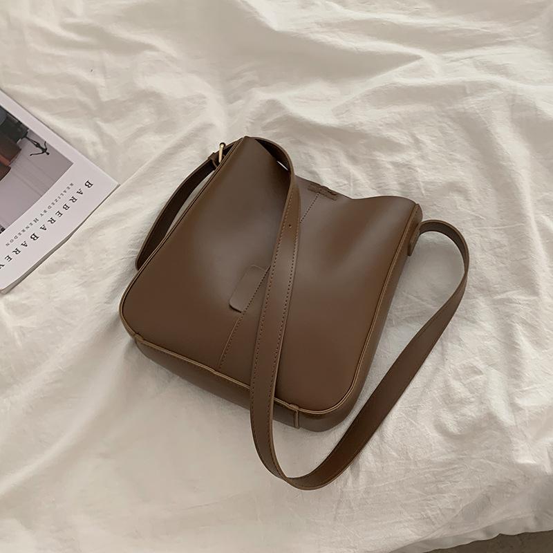 Versatile ins large-capacity bag women's 2025 new trendy fashion Korean version bucket bag niche messenger bag underarm bag