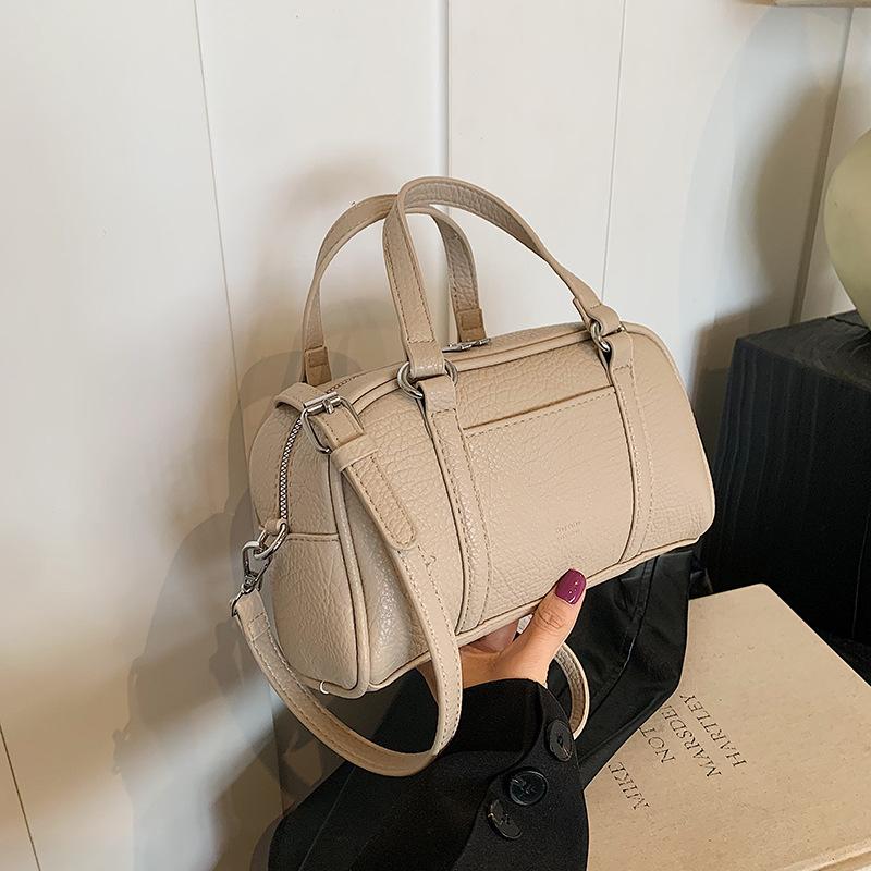 Retro High-end Handbag Women's 2025 Autumn and Winter New Commuter Versatile Boston Bag Casual Shoulder Messenger Bag