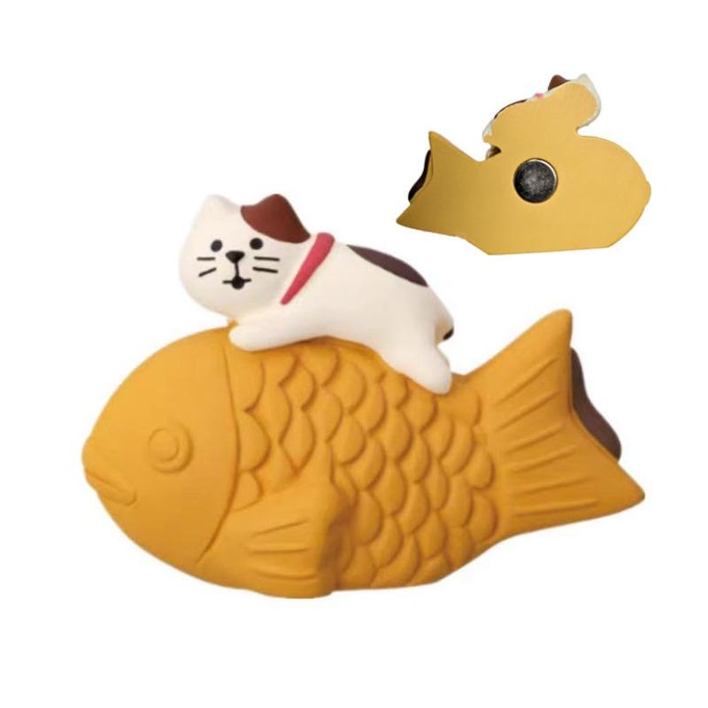 Japanese cat refrigerator sticker, grocery zakka cute bread coffee shop decoration gift miniature resin ornament