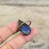 Bague en labradorite brute Bague en cuivre électroformé Bague réglable Bijoux faits à la main Bague en pierre précieuse délicate Bijoux en cuivre électroformé pour cadeau