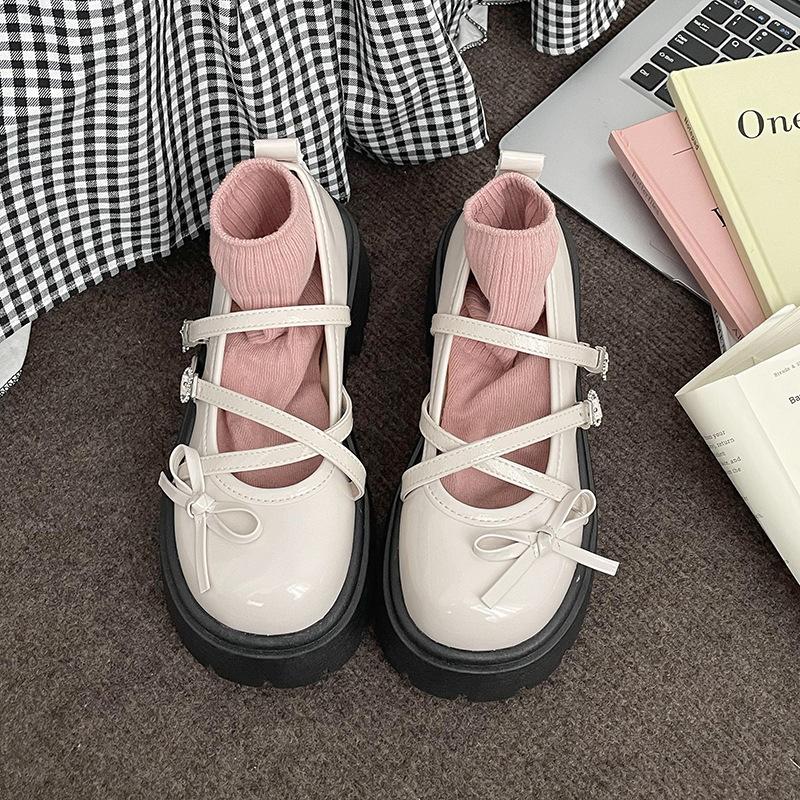 

Белые французские ретро туфли на толстом каблуке и платформе из маленькой кожи женские 2025 новая летняя модель с мелким вырезом универсальные одинарные туфли Мэри Джейн 40 бежевый